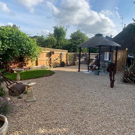 The Shack - Thatched Self Contained Annex Collingbourne Ducis Buitenkant foto