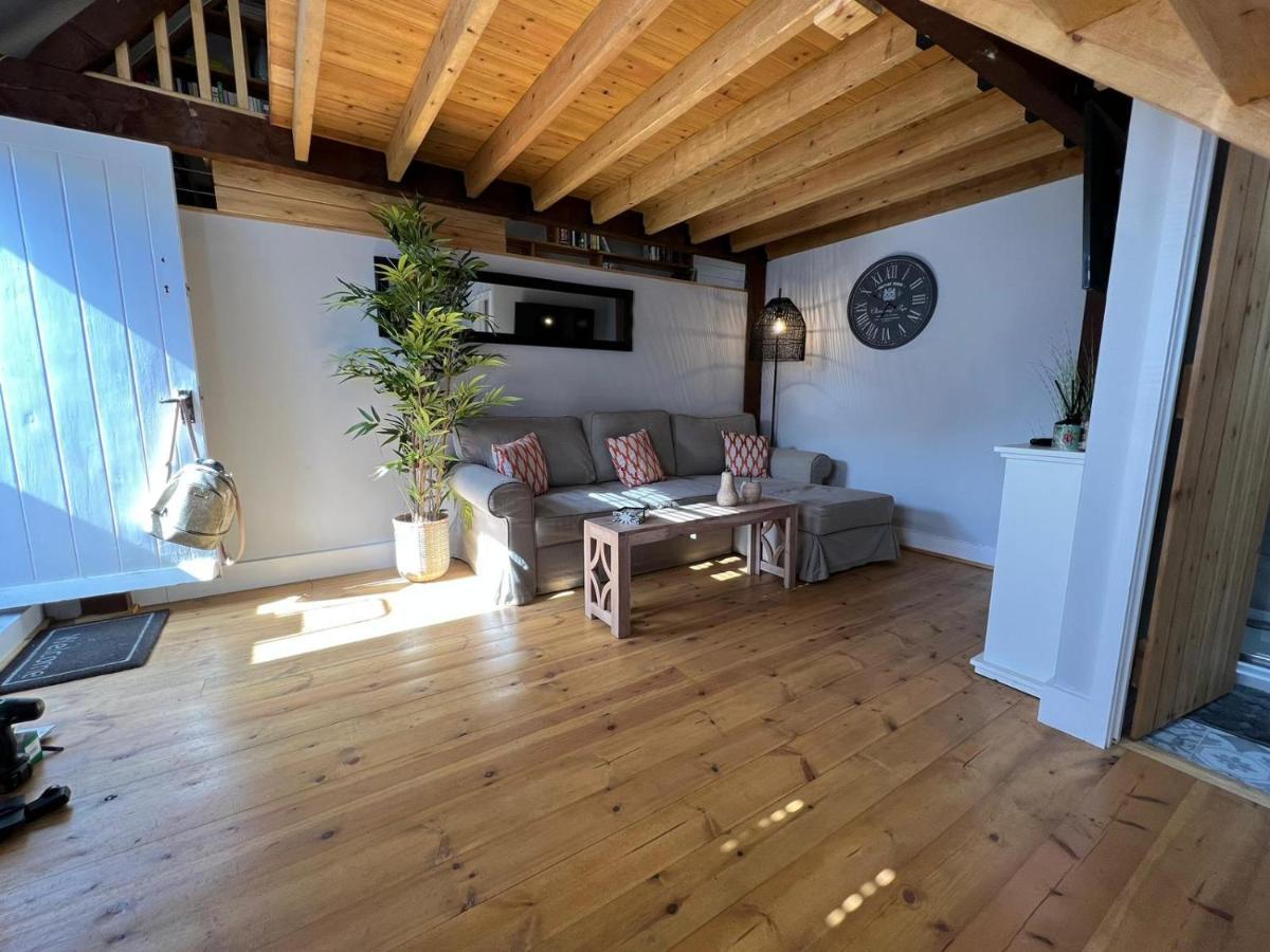 The Shack - Thatched Self Contained Annex Collingbourne Ducis Buitenkant foto